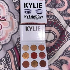 Kylie Burgundy Palette 🍁